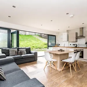 - Monkbar Mews , York United Kingdom